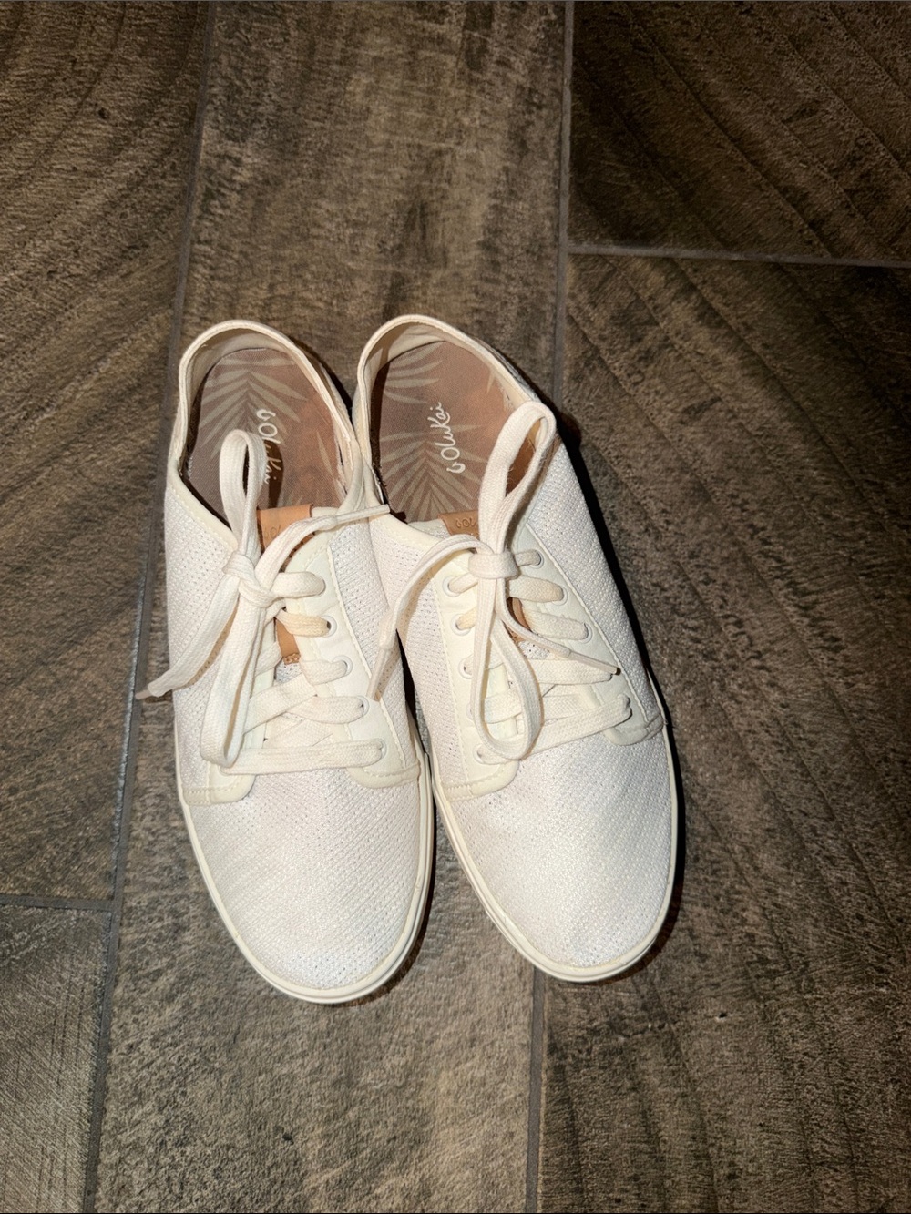 Olukia “Pehuea Li” Canvas Lace-Up Sneakers